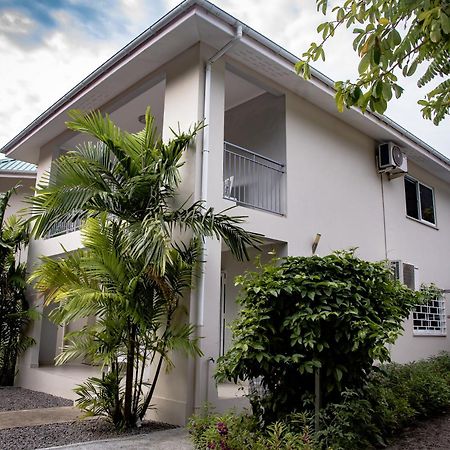 Riverside Residence - Beau Vallon Beau Vallon  Bagian luar foto